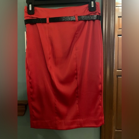 Xoxo red pencil skirt new with tags size 0 NWT - Picture 3 of 7